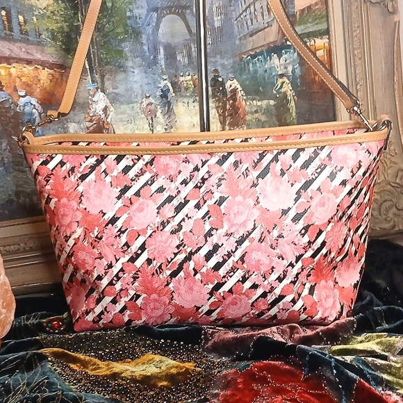 Floral Pink Shoulder Bag - Picture 1 of 10